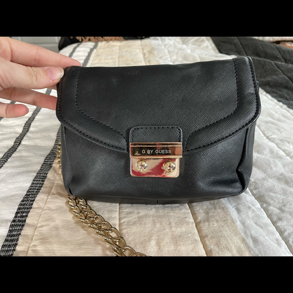 Guess crossbody purse